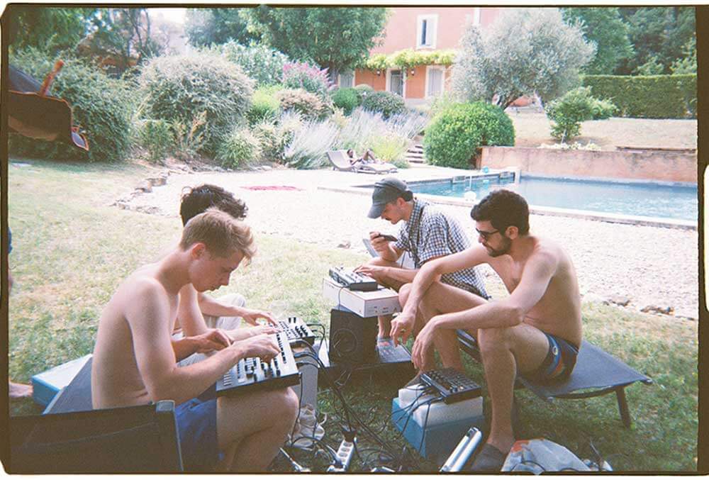 label-affaire-records-accueil-house-7